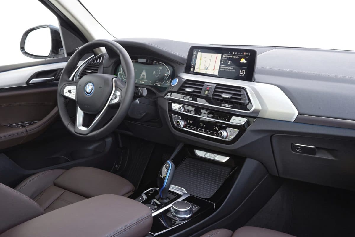 BMW iX3 12