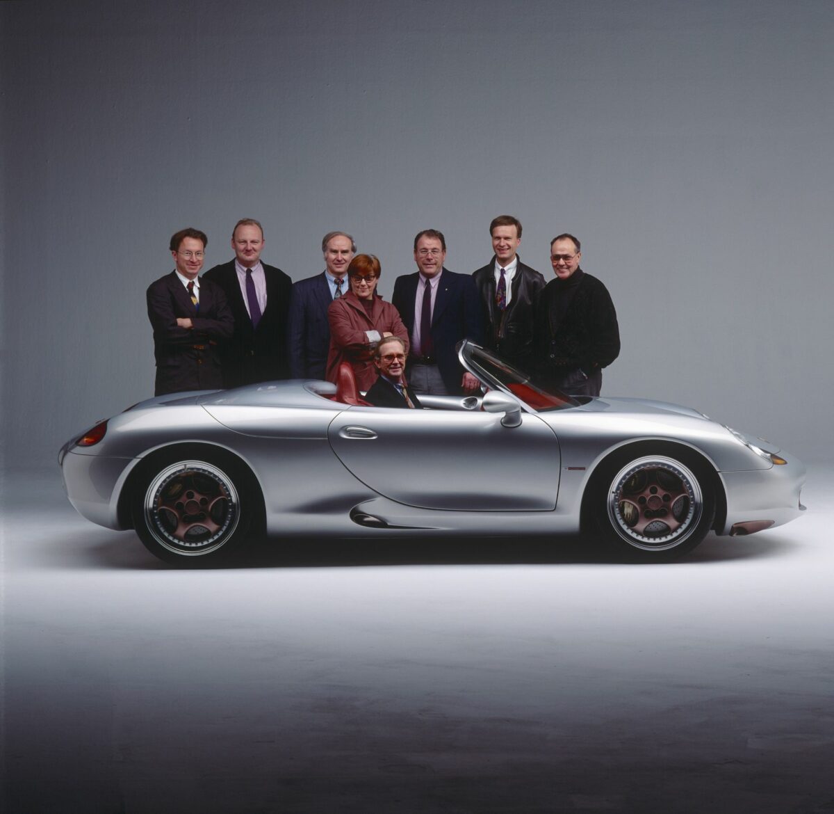 Porsche Chefdesigner Harm Lagaay im Auto und sein Team