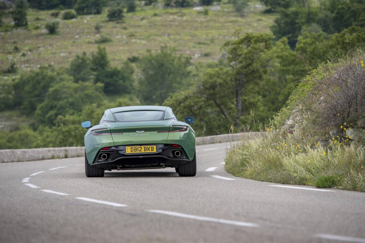 Aston Martin DB12 14