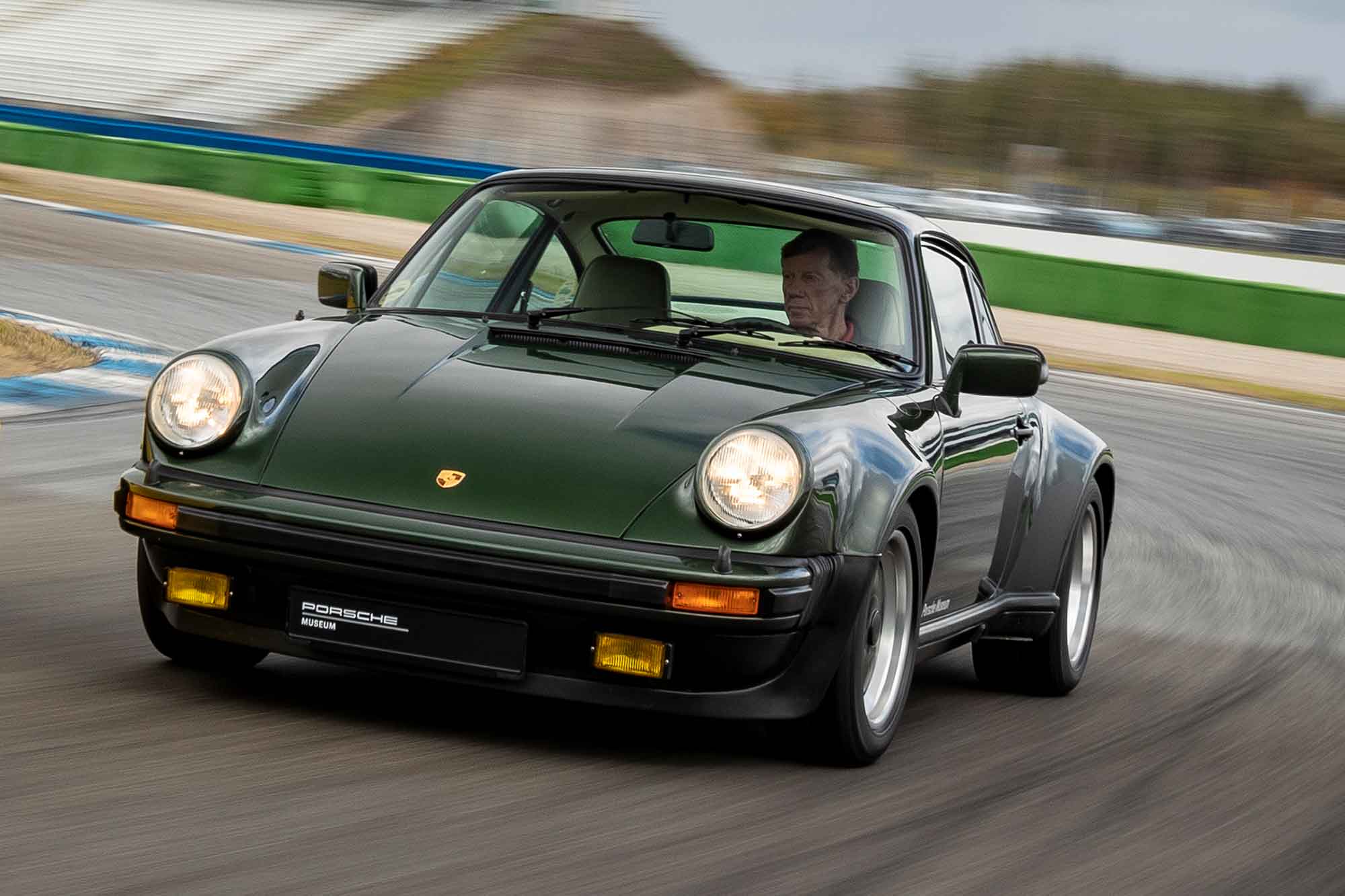 Walter Roehrl im Porsche Turbo