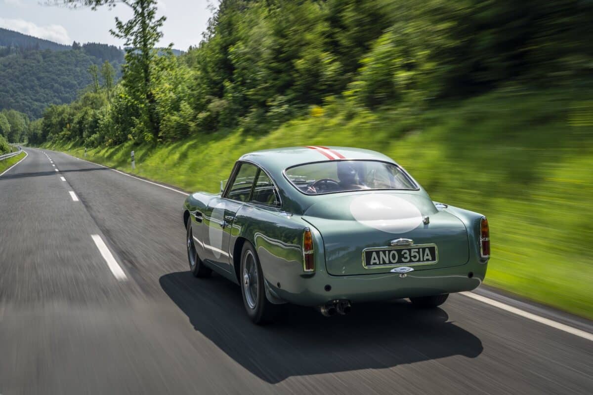 Aston Martin DB4 GT 16