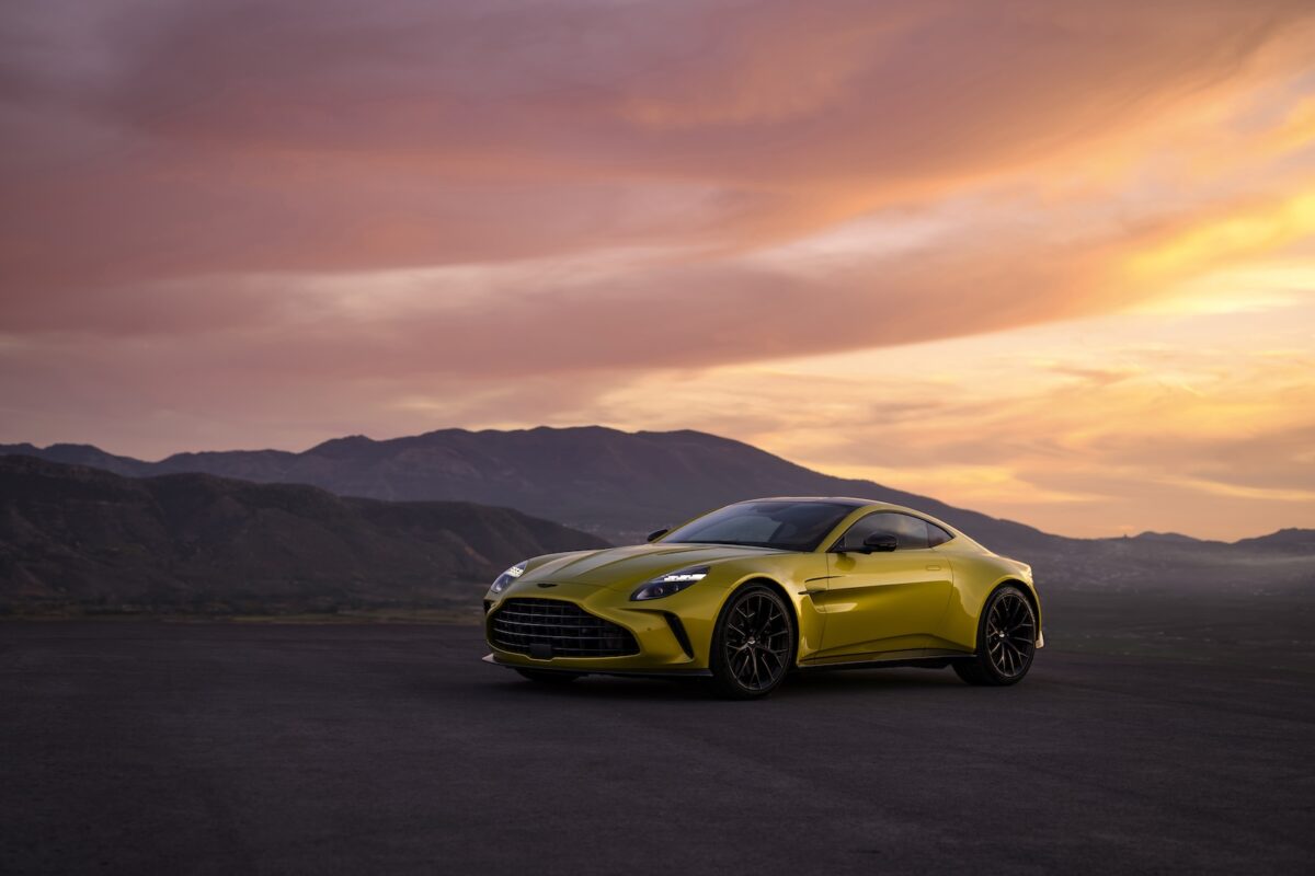 Aston Martin Vantage 10