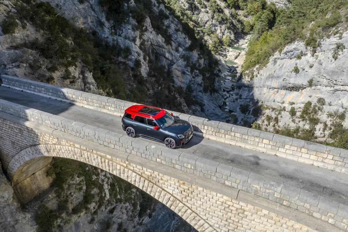 Mini JCW Countryman 8