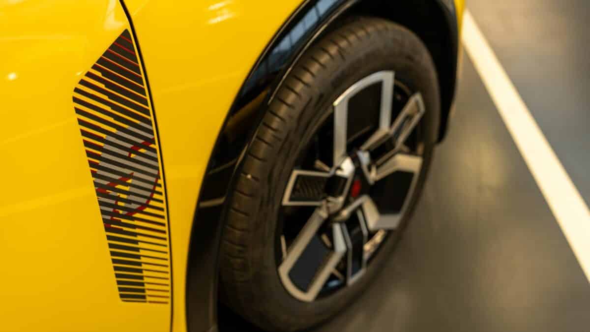 Renault 5 E Tech Electric 1