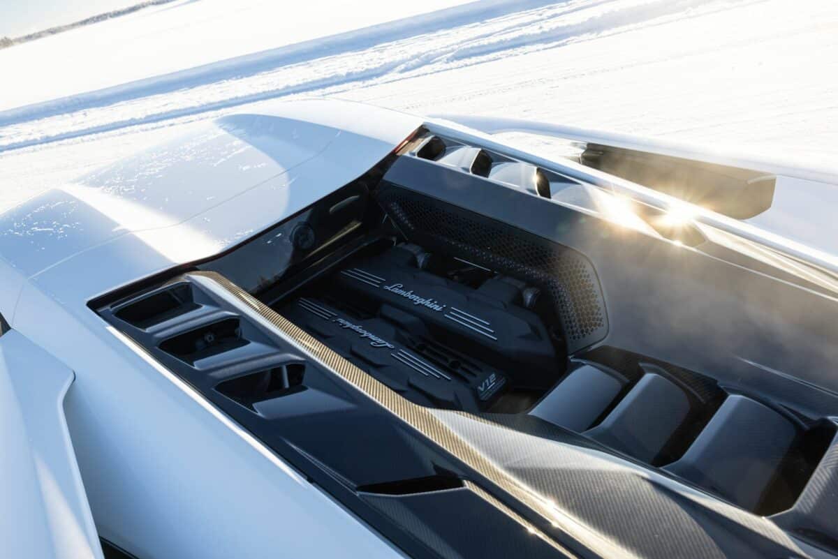 Wintertests Lamborghini Revuelto 12