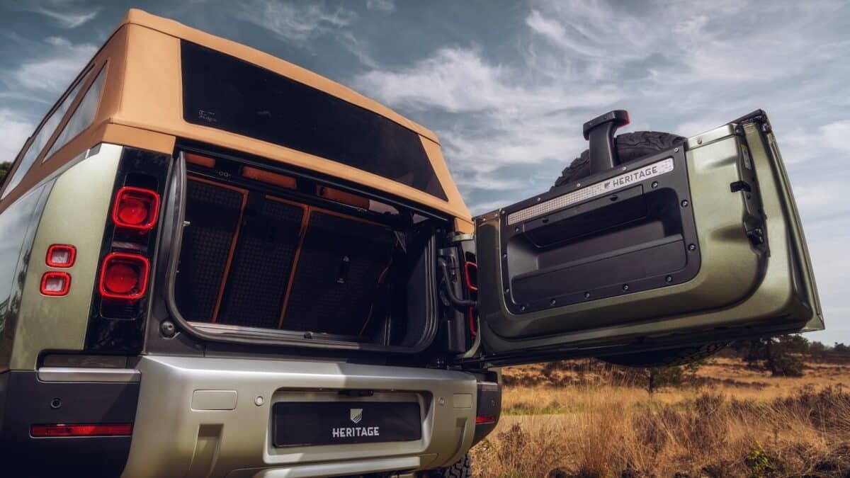 Land Rover Defender Cabrio 12