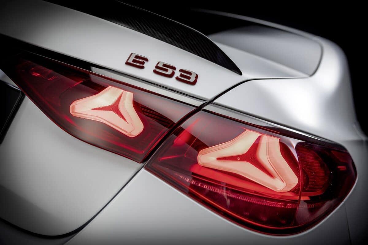 Mercedes AMG E53 Hybrid 10