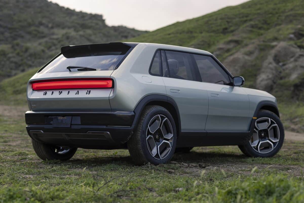 Rivian R3 3