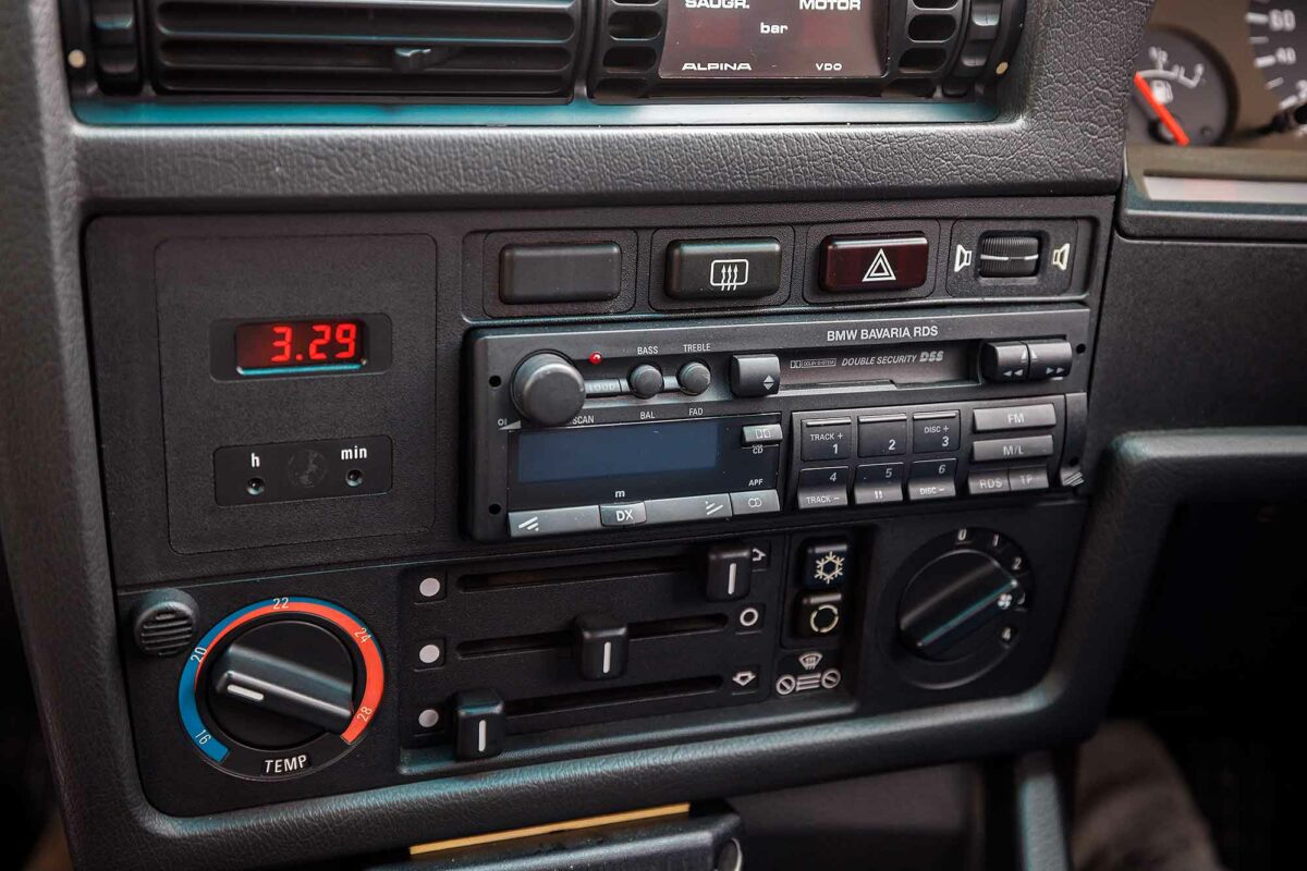 BMW 333i E30 12