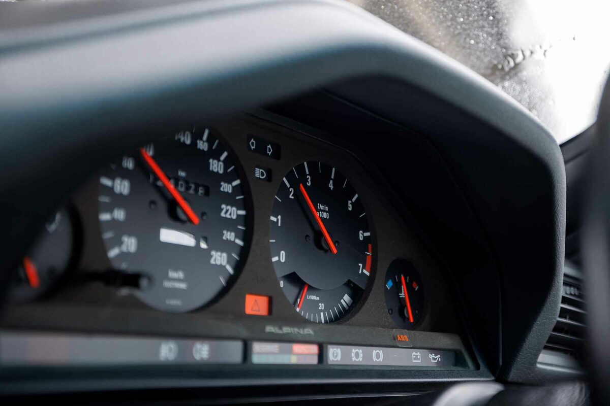BMW 333i E30 14