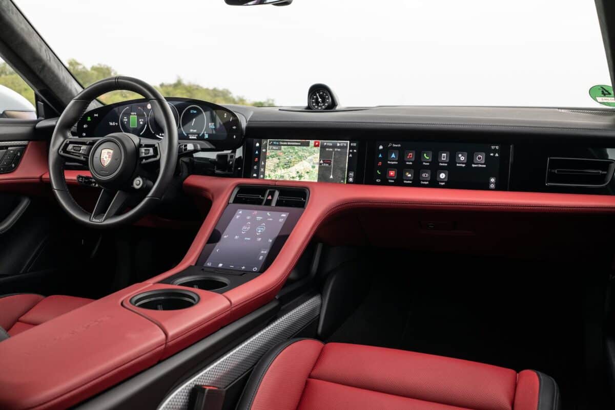 Porsche Taycan 4S 17
