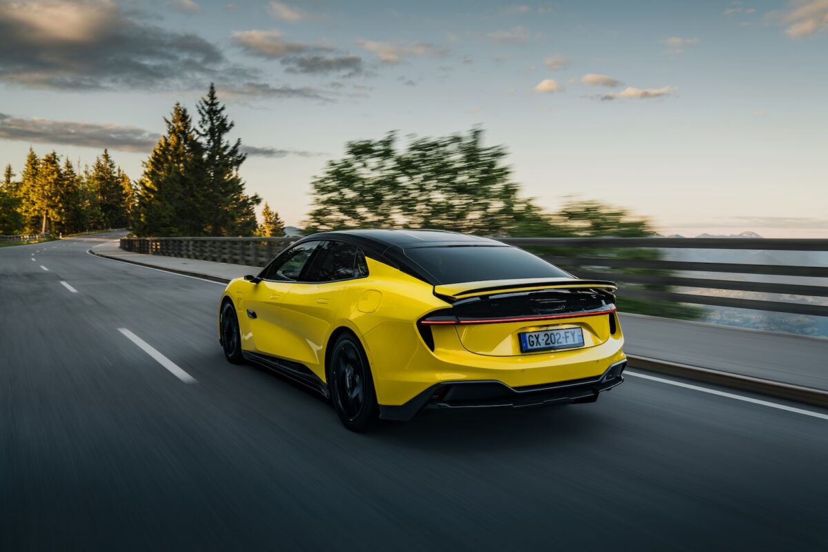 Lotus Emeya S 11