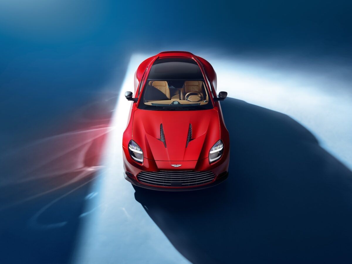 Aston Martin Vanquish 10