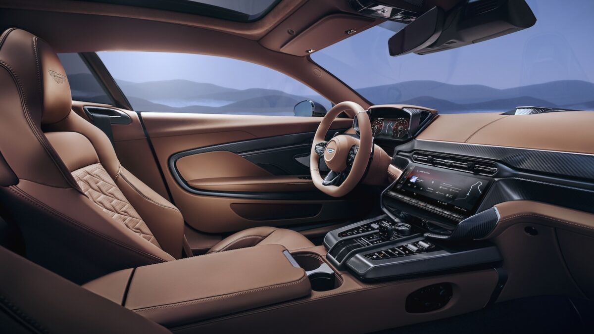 Aston Martin Vanquish 22