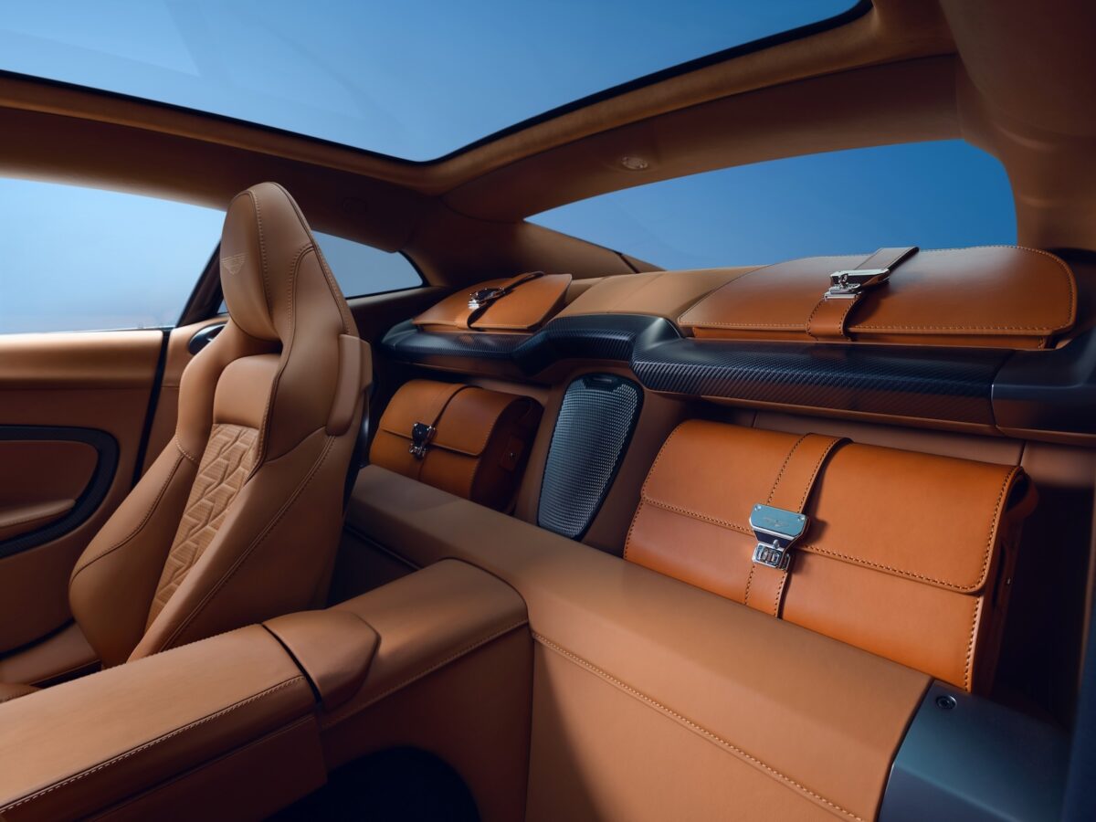 Aston Martin Vanquish 23