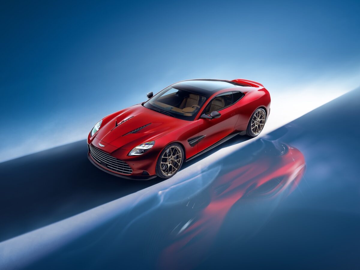 Aston Martin Vanquish 6 1