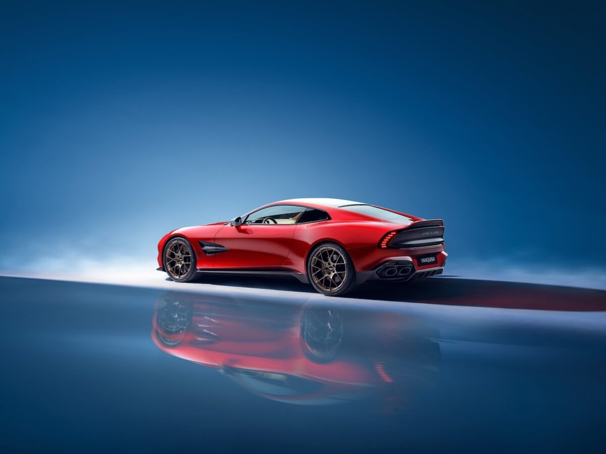 Aston Martin Vanquish 9