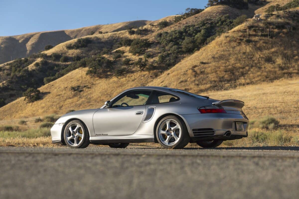 Porsche 911 Turbo S Coupe 996 11