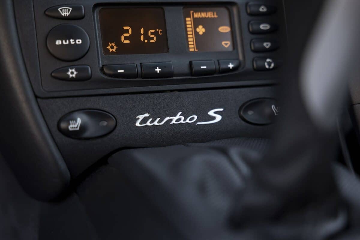 Porsche 911 Turbo S Coupe 996 2