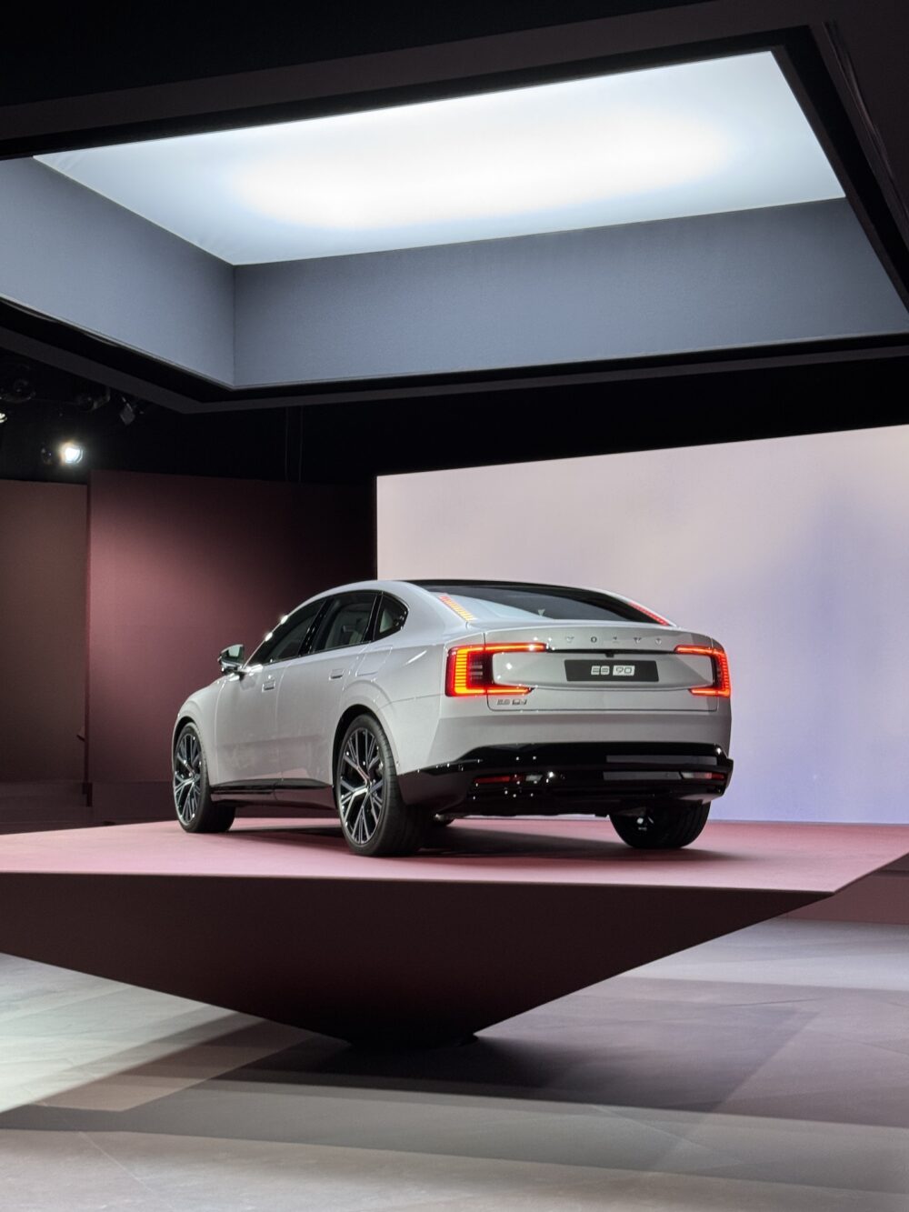 Volvo ES90 3 1