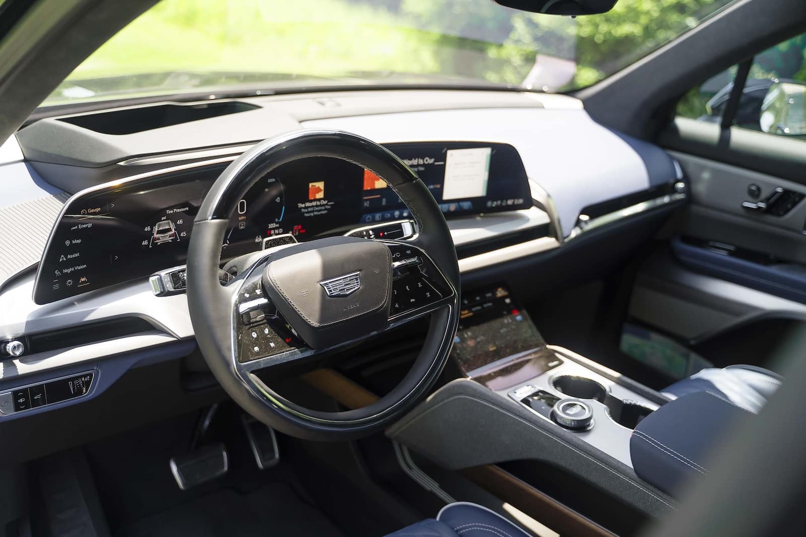 Cadillac Vistiq 4
