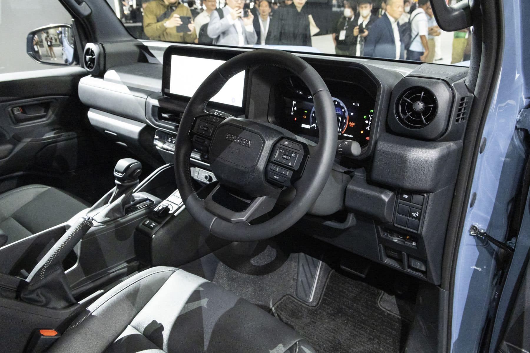 Toyota Land Cruiser FJ 4