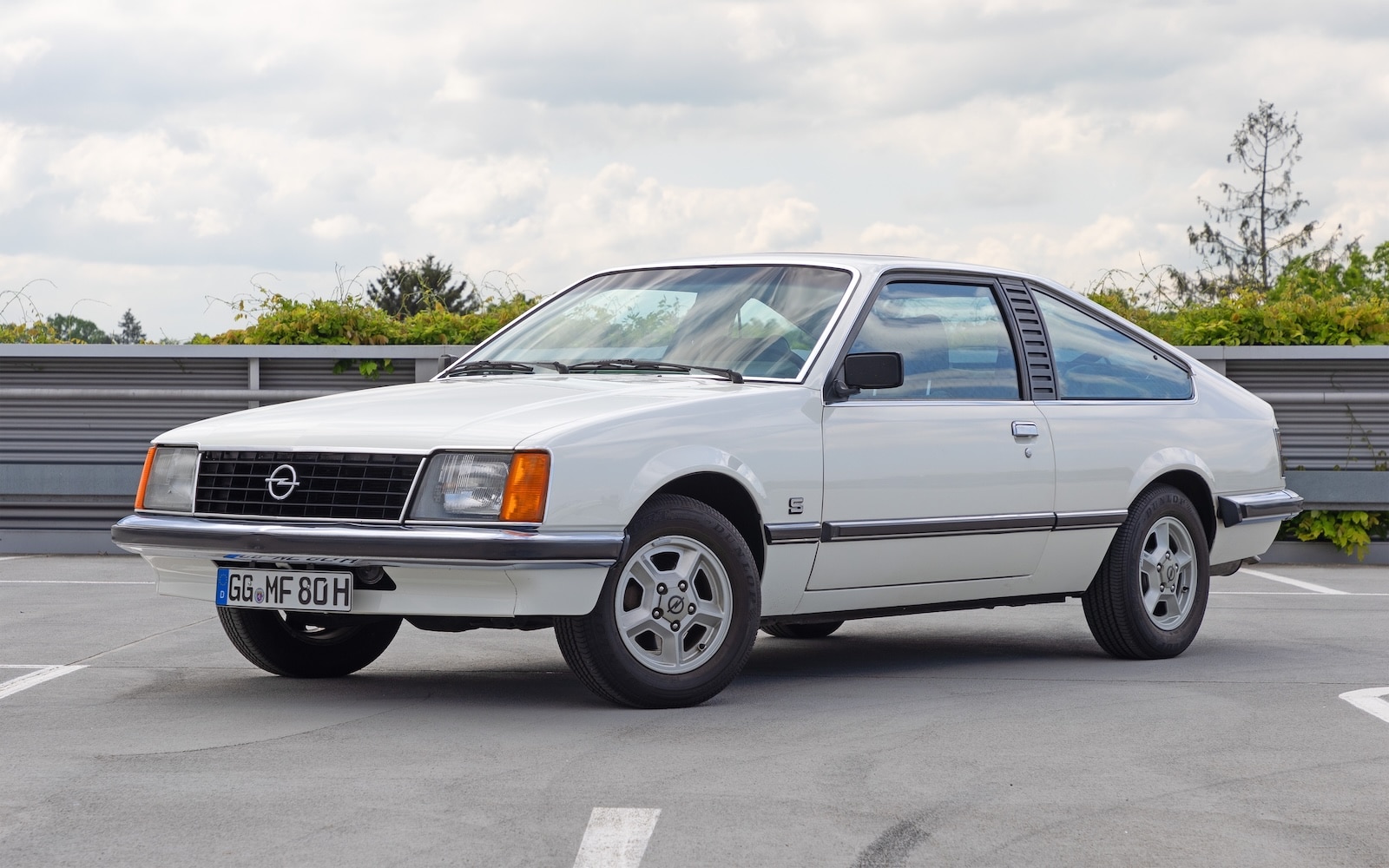Opel Monza 3.0